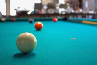 Pool games at the Backeddy Pub