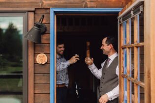 Wedding Photos at the Backeddy Vintage Cabins